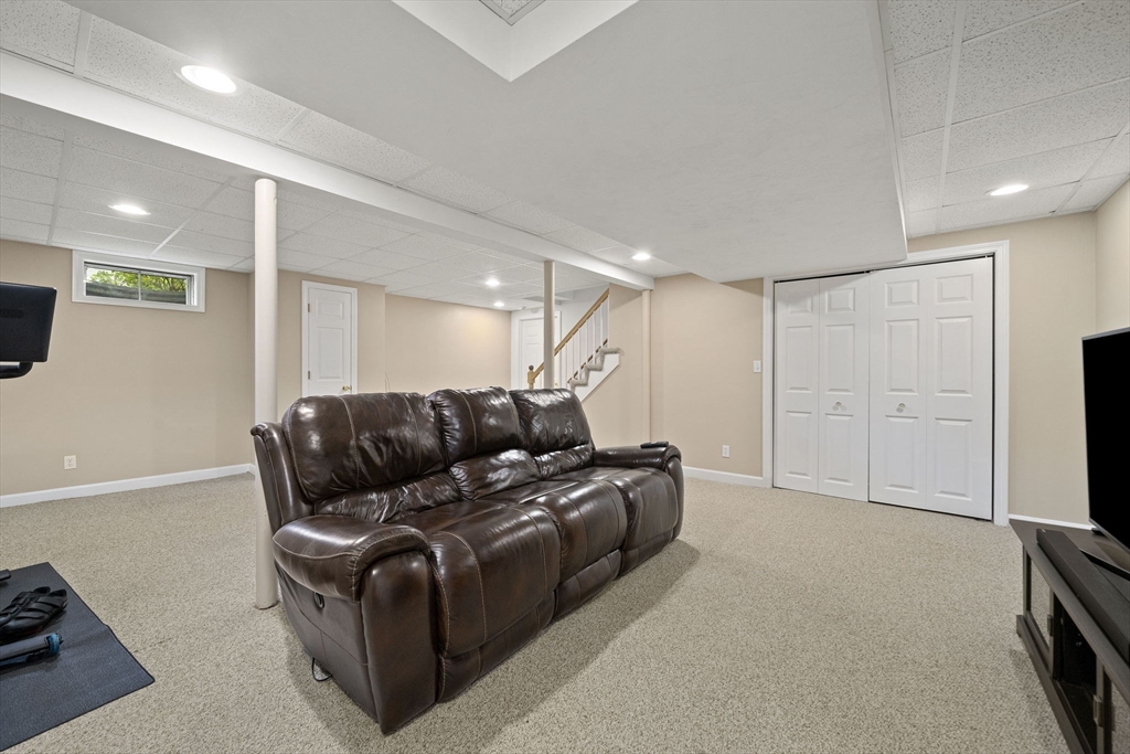 18 Mulberry Ln, Canton, MA, 18 Mulberry Ln, Canton, MA Photo #26