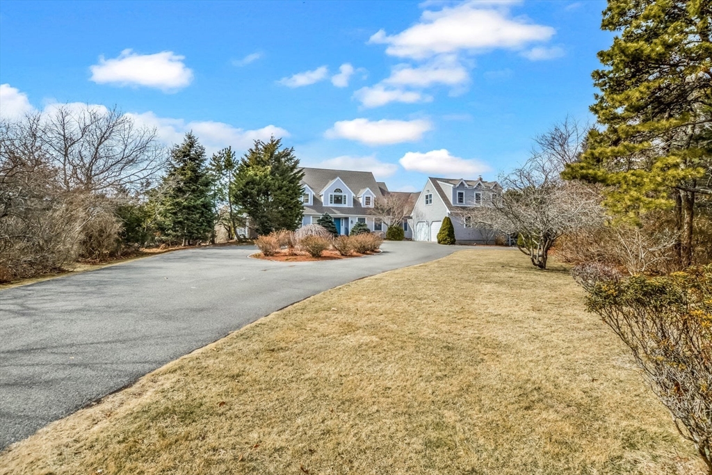 35 Green Meadow Ln