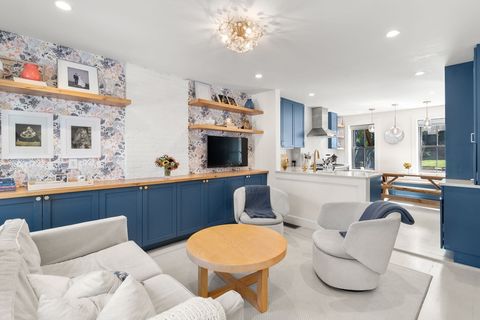 107 Baldwin St Boston MA 02129