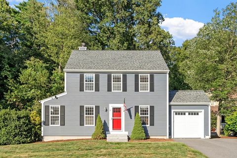 2 Blueberry Ln Hudson MA 01749