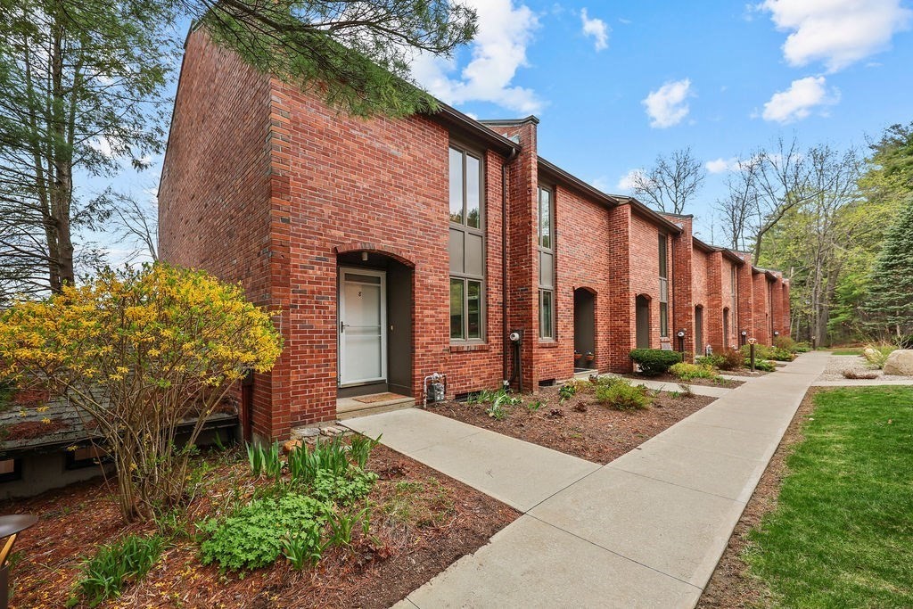 8 Sutton Ct 8