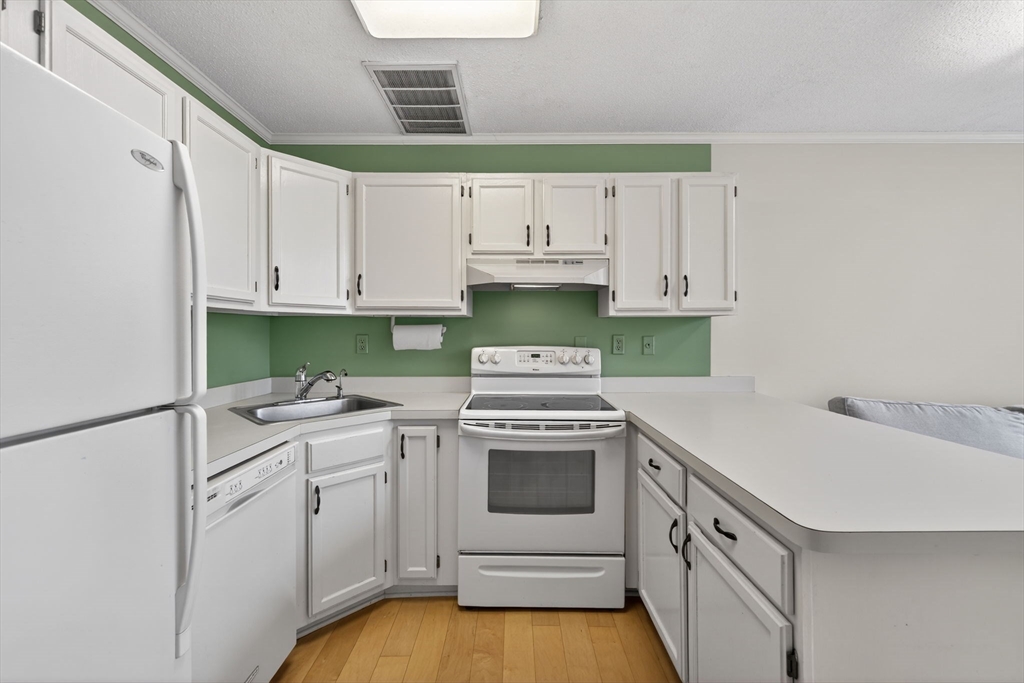 54 Forest Street 320