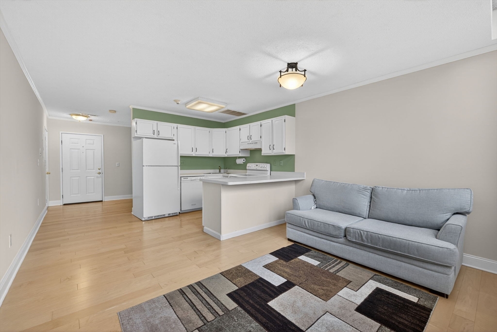 54 Forest Street 320