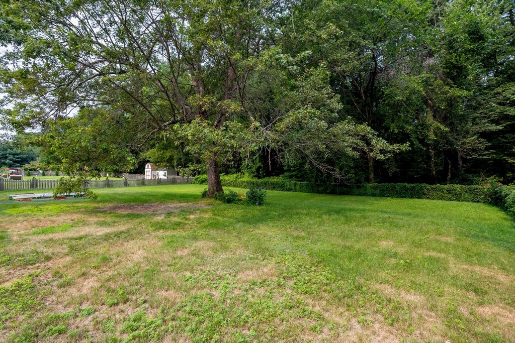 18 Burbank Ln