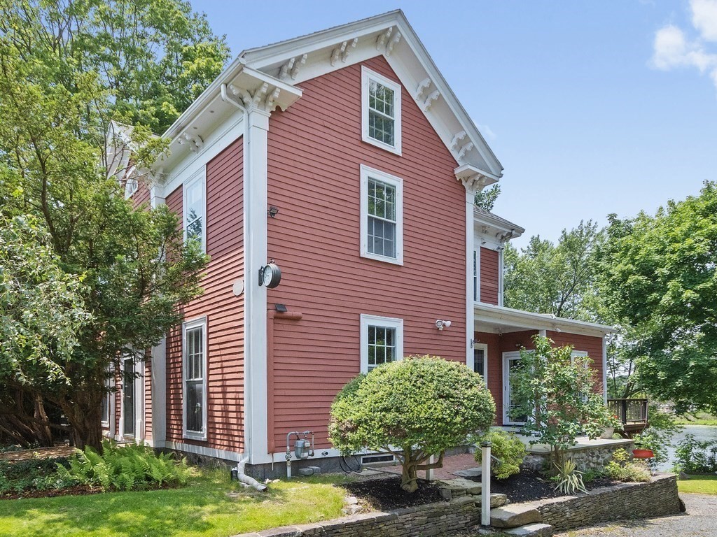 85 Crescent Street