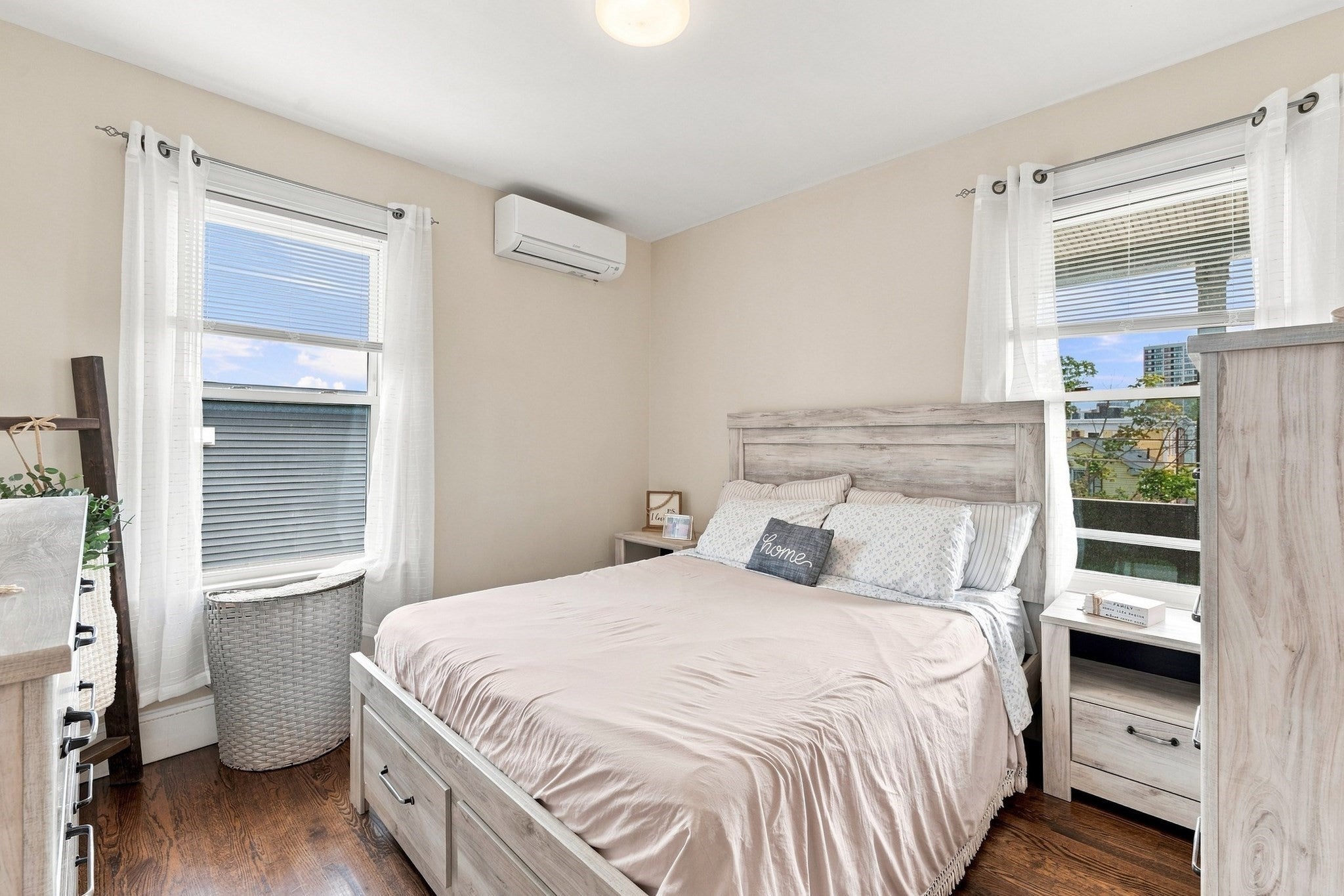 20 Hunting St