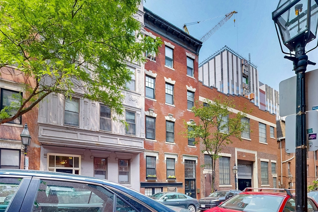 11 Irving St 4