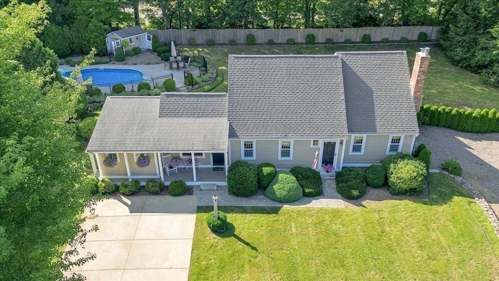 3 Copper Beech Dr