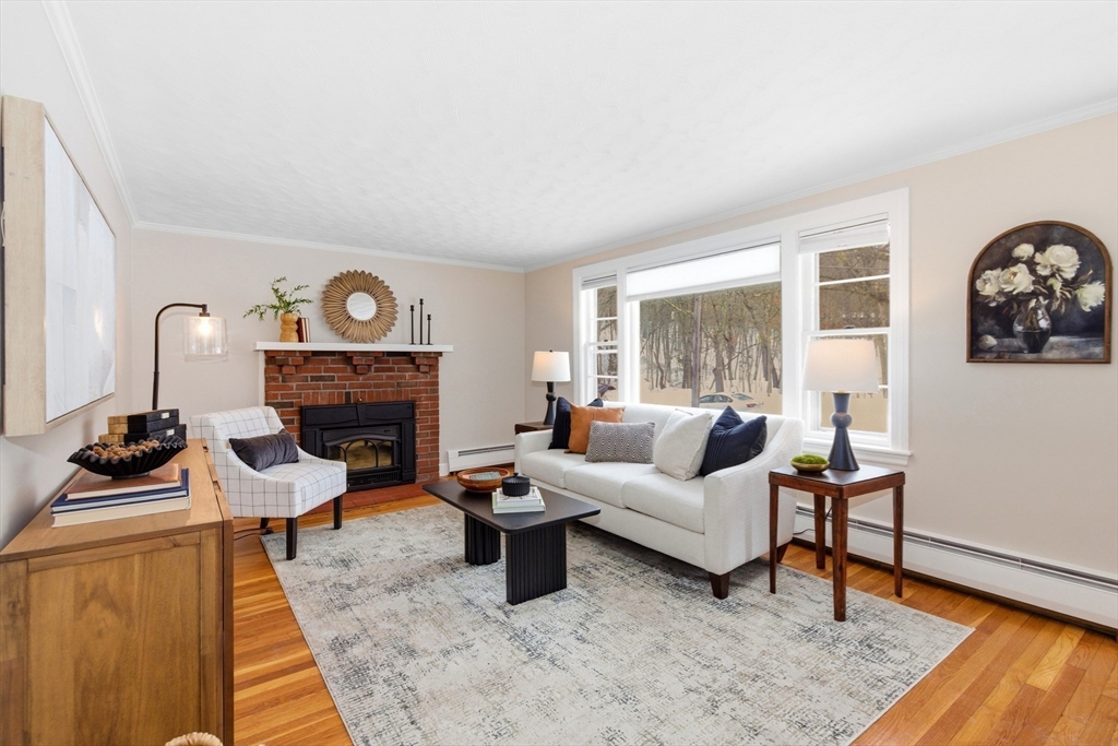 149 Horn Pond Brook Road
