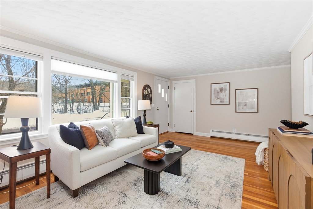 149 Horn Pond Brook Road