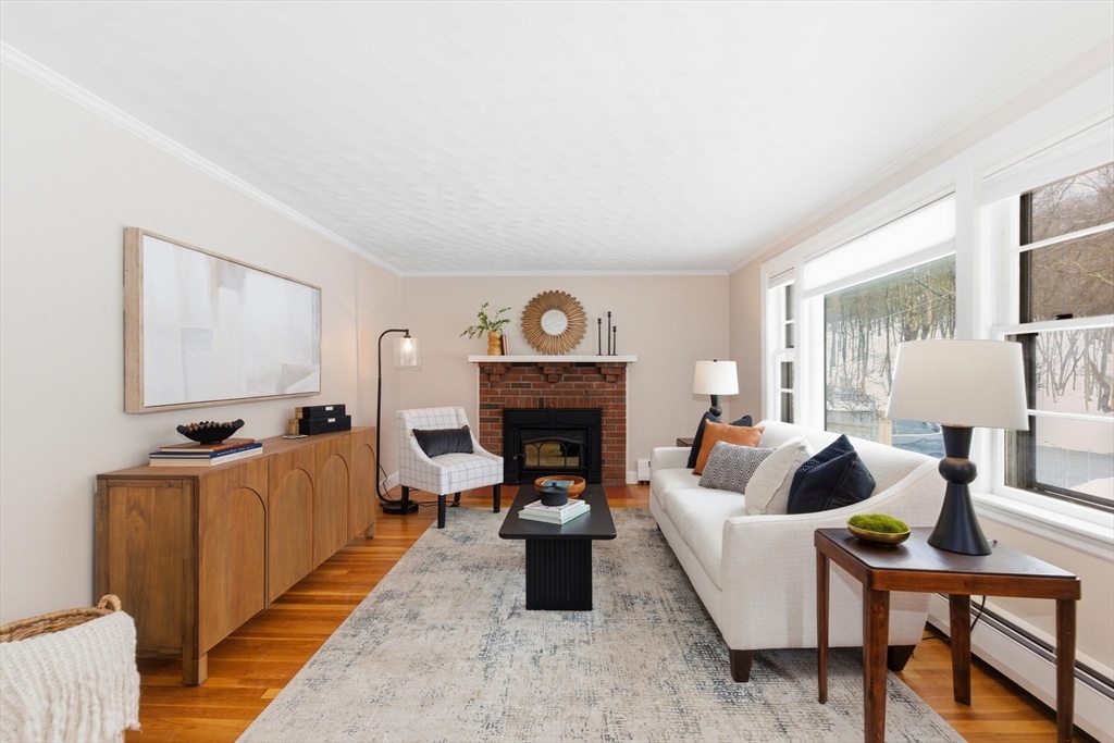 149 Horn Pond Brook Road