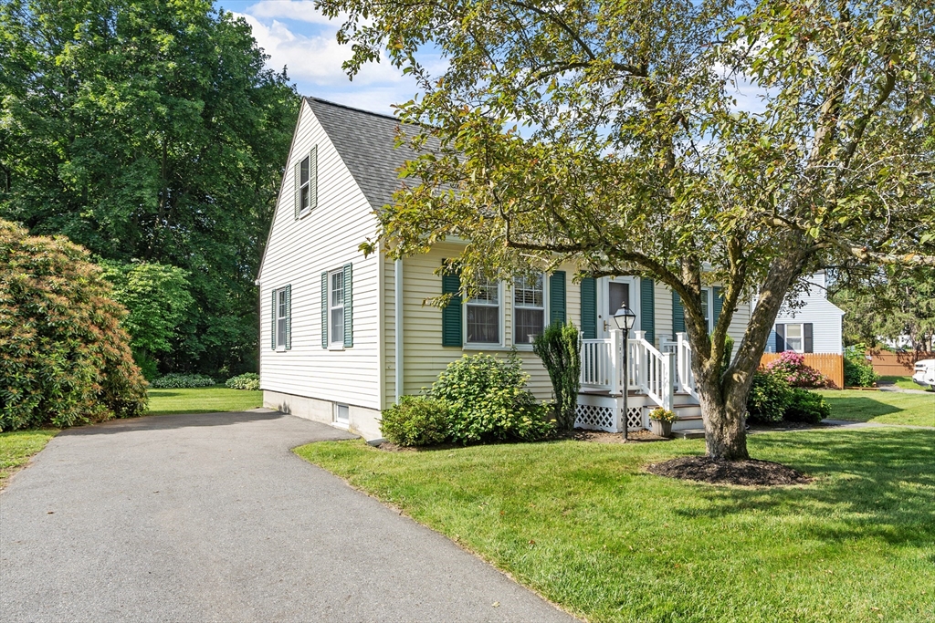 11 Beaconsfield St