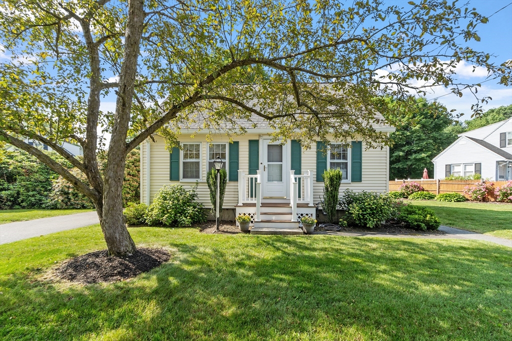 11 Beaconsfield St