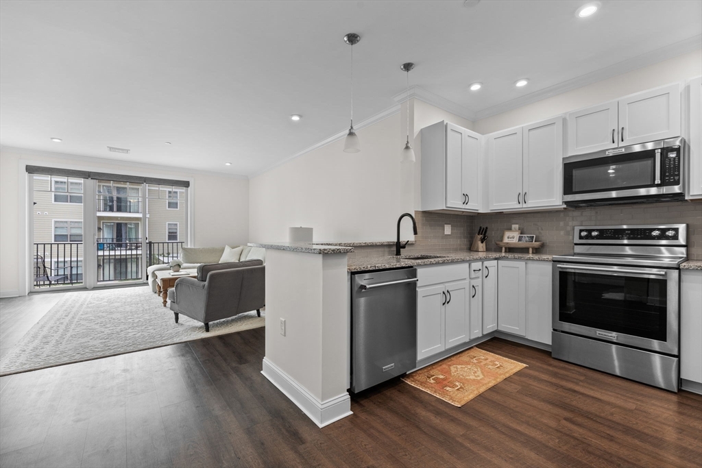 69 Foundry St 305