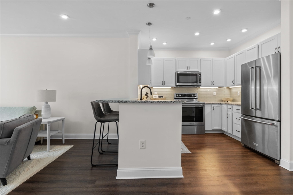 69 Foundry St 305