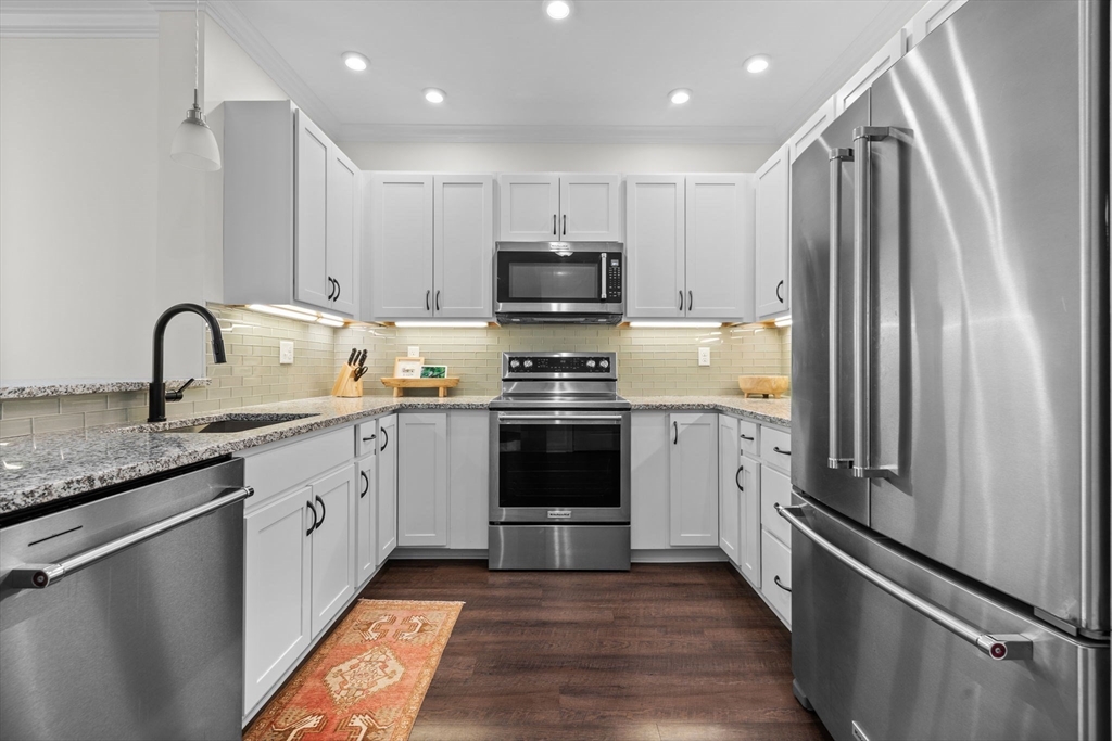69 Foundry St 305