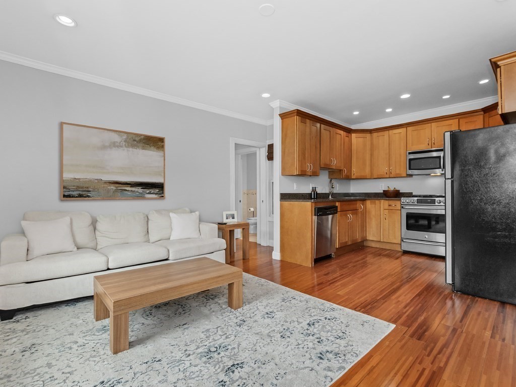 499-501 Sumner St 2