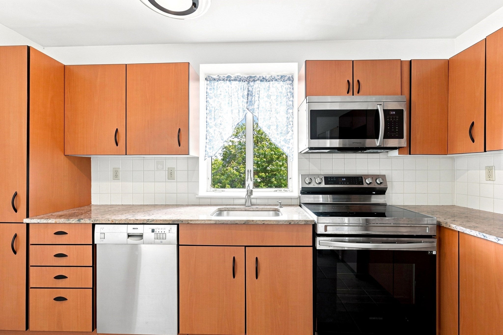 20 Hammond Pond Pkwy #208, Newton, MA Photo #7