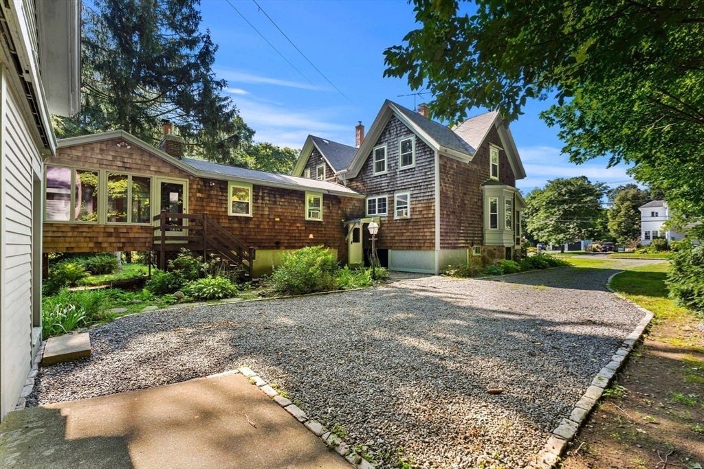 42 Walnut Rd, Hamilton, MA Photo #4