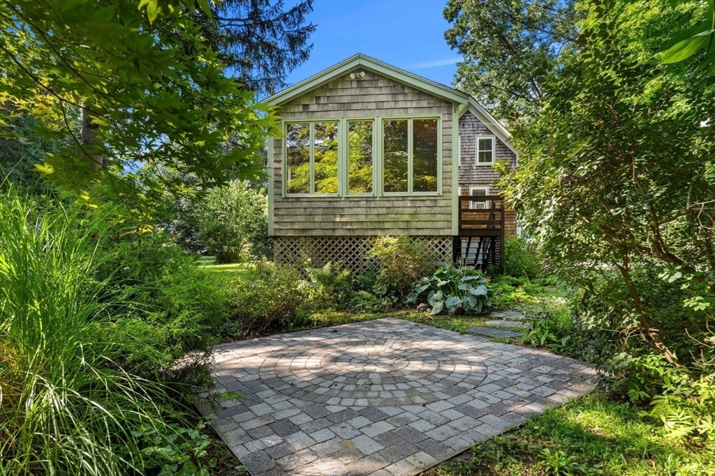 42 Walnut Rd, Hamilton, MA Photo #6