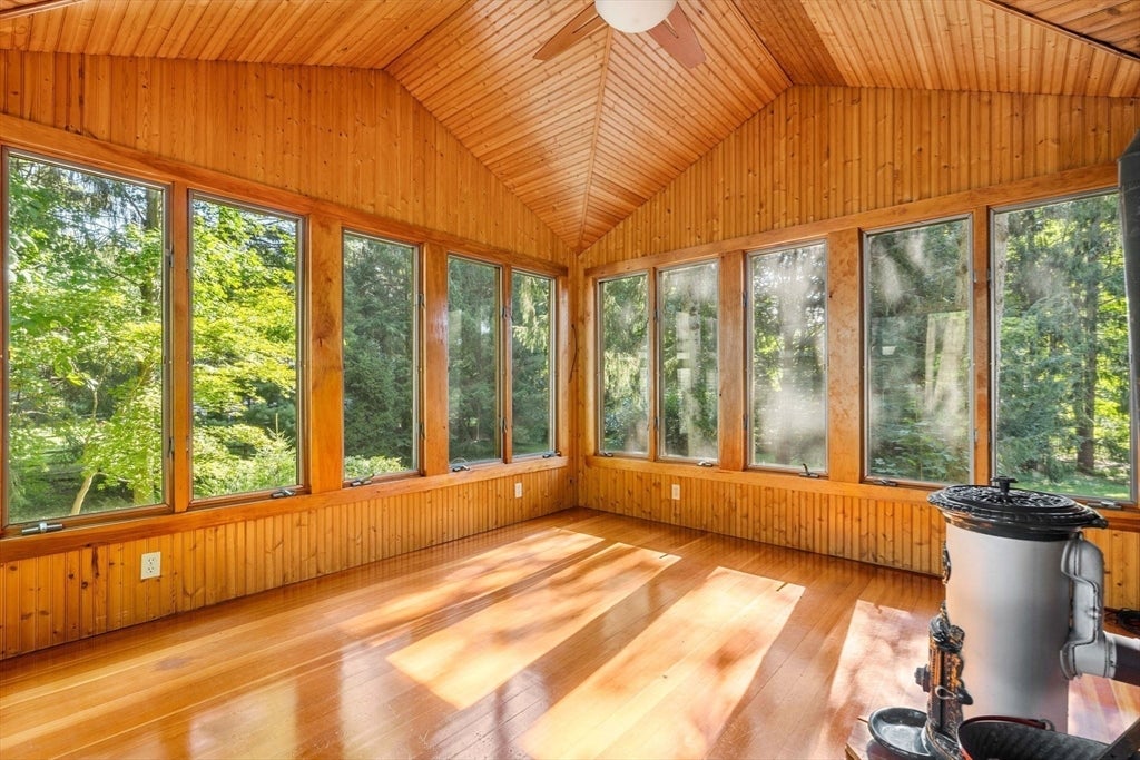 42 Walnut Rd, Hamilton, MA Photo #8