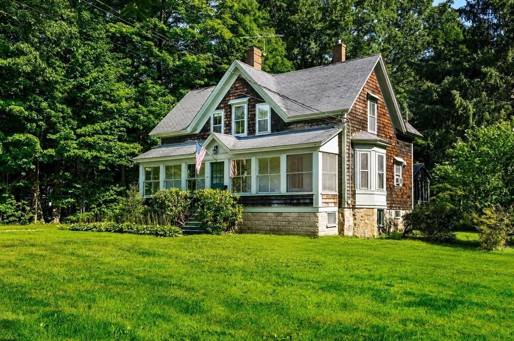 42 Walnut Rd, Hamilton, MA Photo #2
