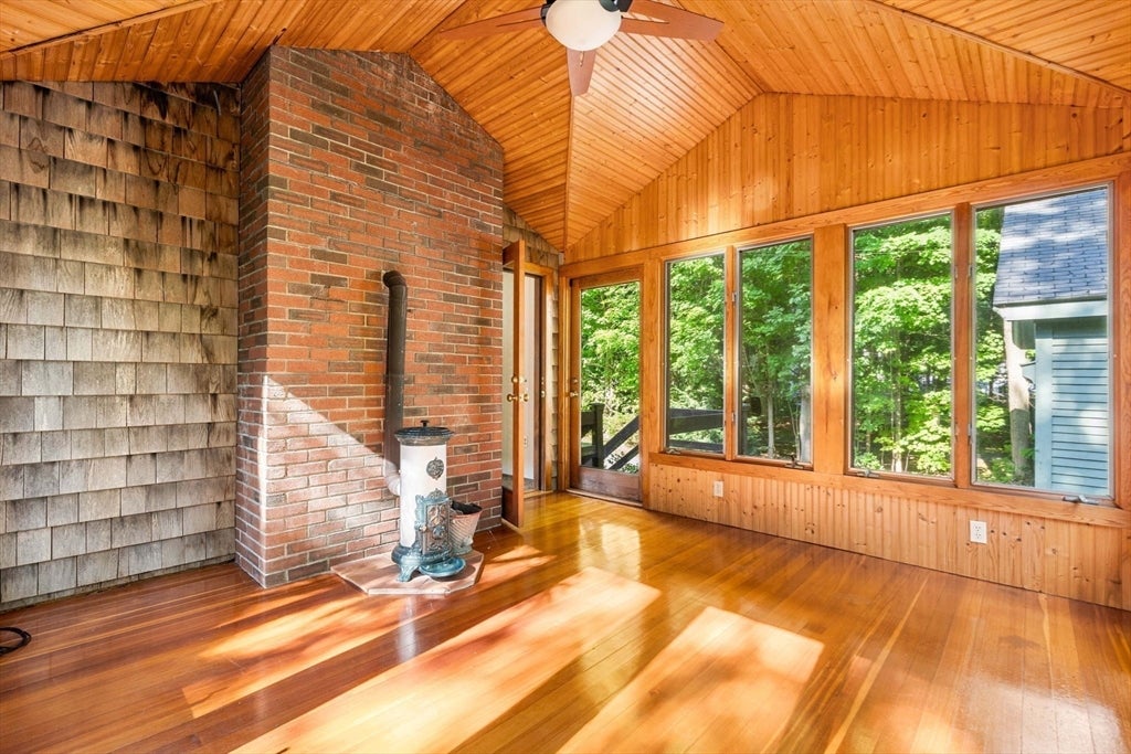 42 Walnut Rd, Hamilton, MA Photo #9