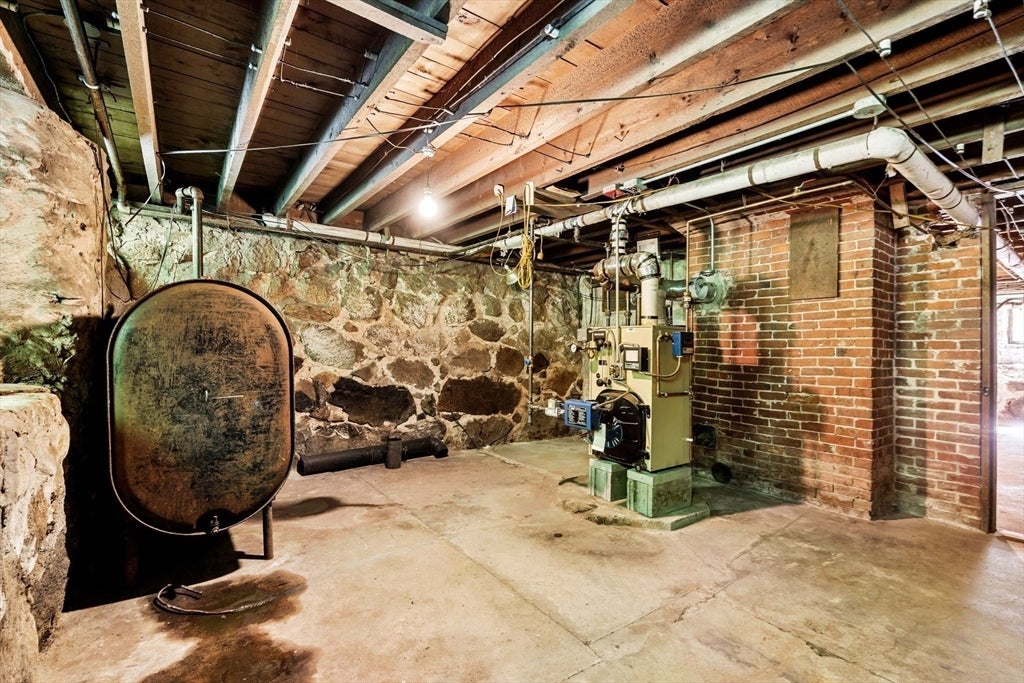 42 Walnut Rd, Hamilton, MA Photo #33