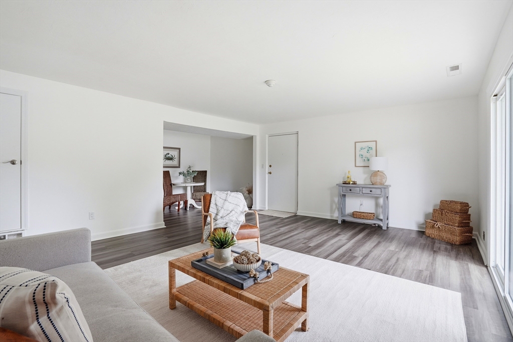 10 Kingswood Dr 13