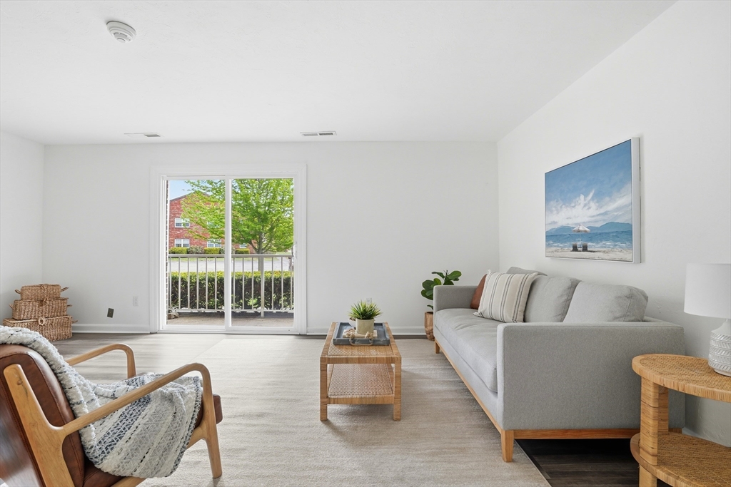 10 Kingswood Dr 13