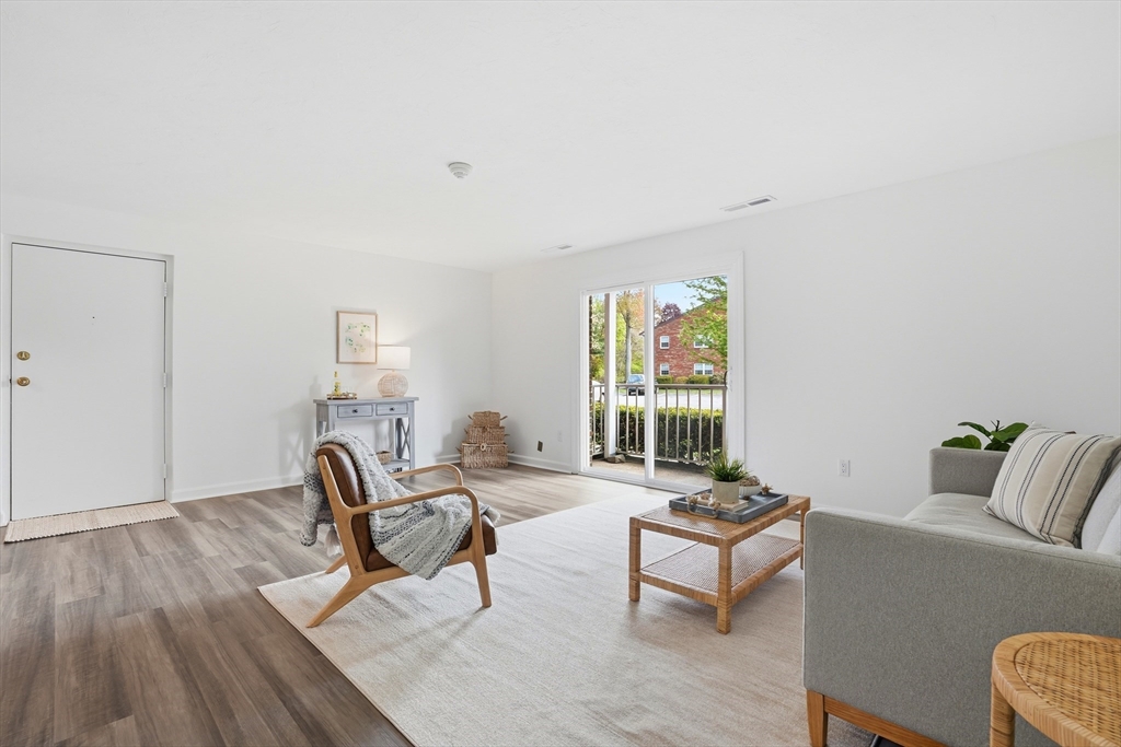 10 Kingswood Dr 13