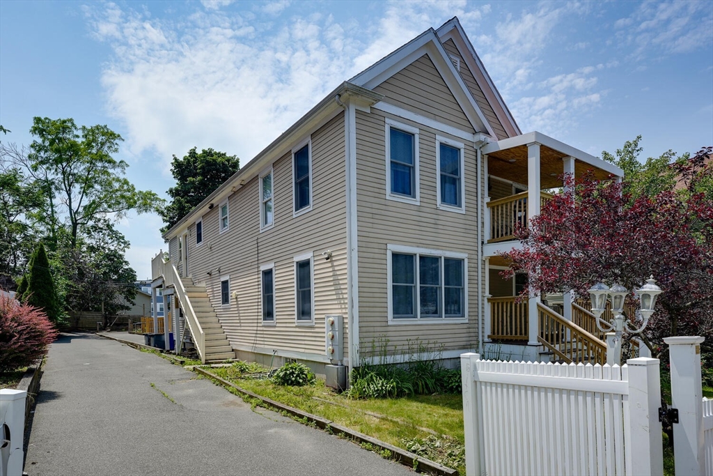 103 Devon St