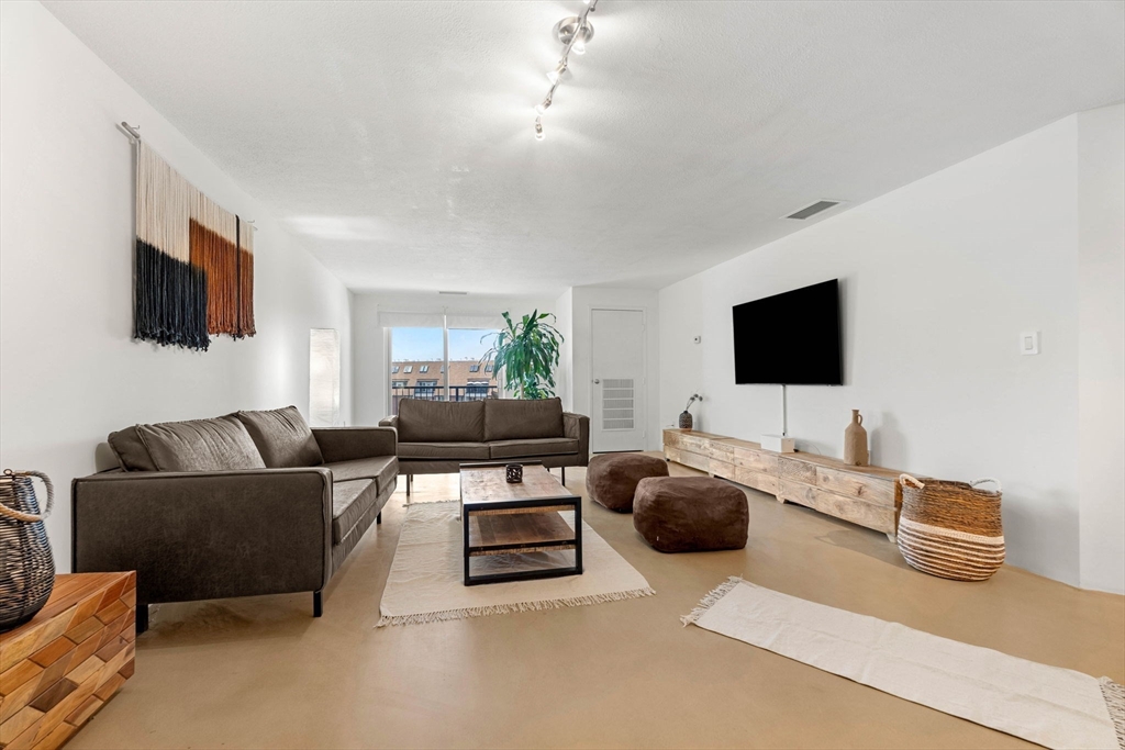150 Lynnway 503