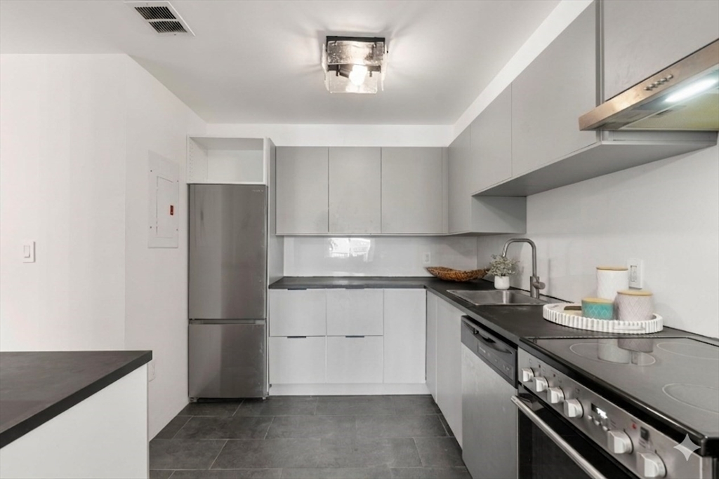 150 Lynnway 503