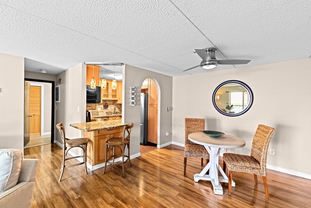 685 Oak St 26-5