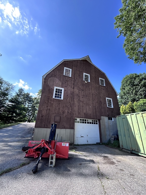 98 King St