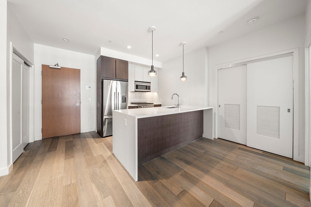 375 Canal St #1102, Somerville, MA, 375 Canal St #1102, Somerville, MA Photo #2