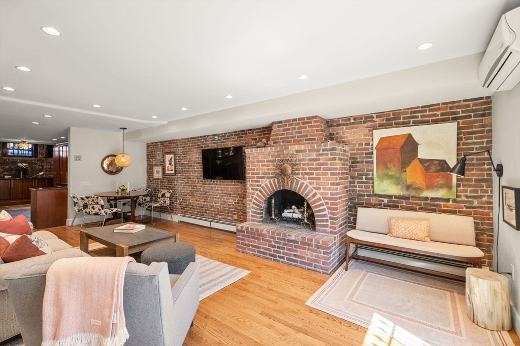 Photo of 148 Warren Ave #1, Boston, MA 02116 (MLS # 73503175)