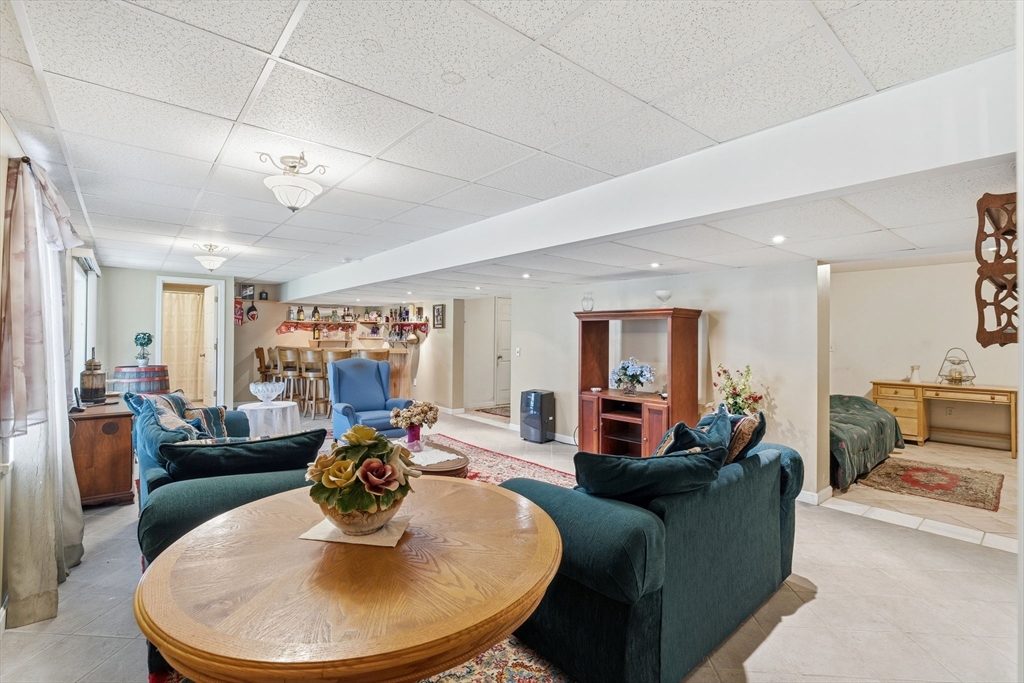 144 Burnside AVE, Seekonk, MA Photo #36