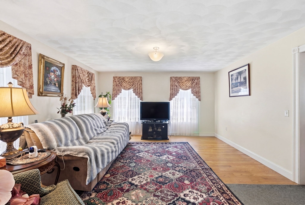144 Burnside AVE, Seekonk, MA Photo #13