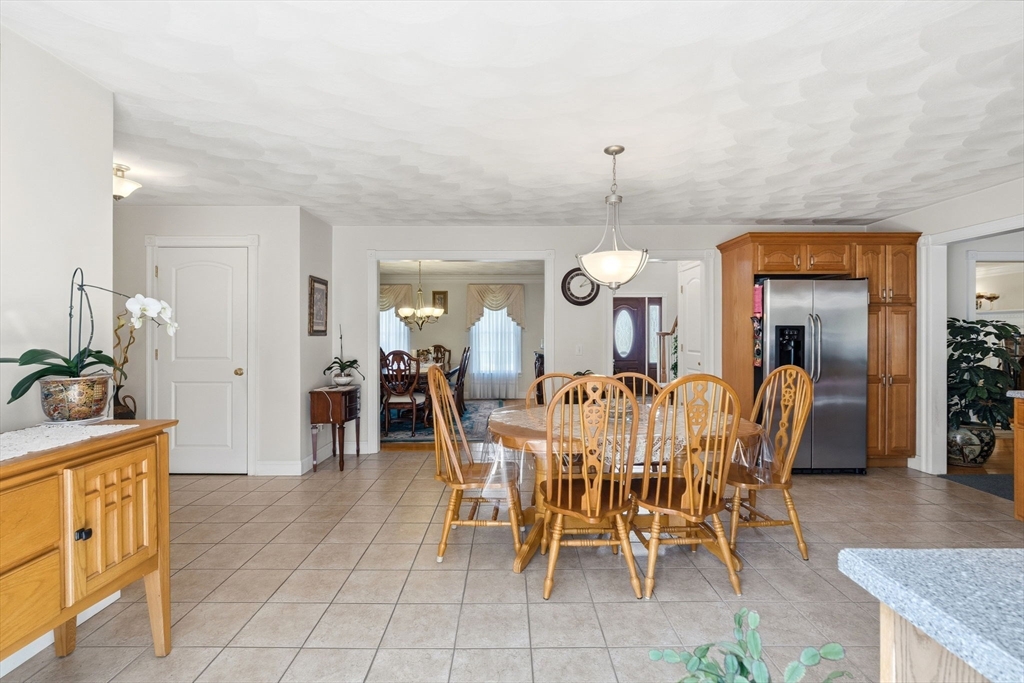 144 Burnside AVE, Seekonk, MA Photo #17