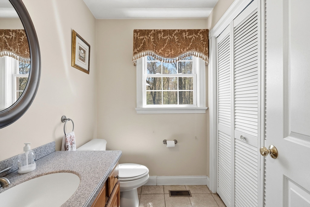 144 Burnside AVE, Seekonk, MA Photo #18