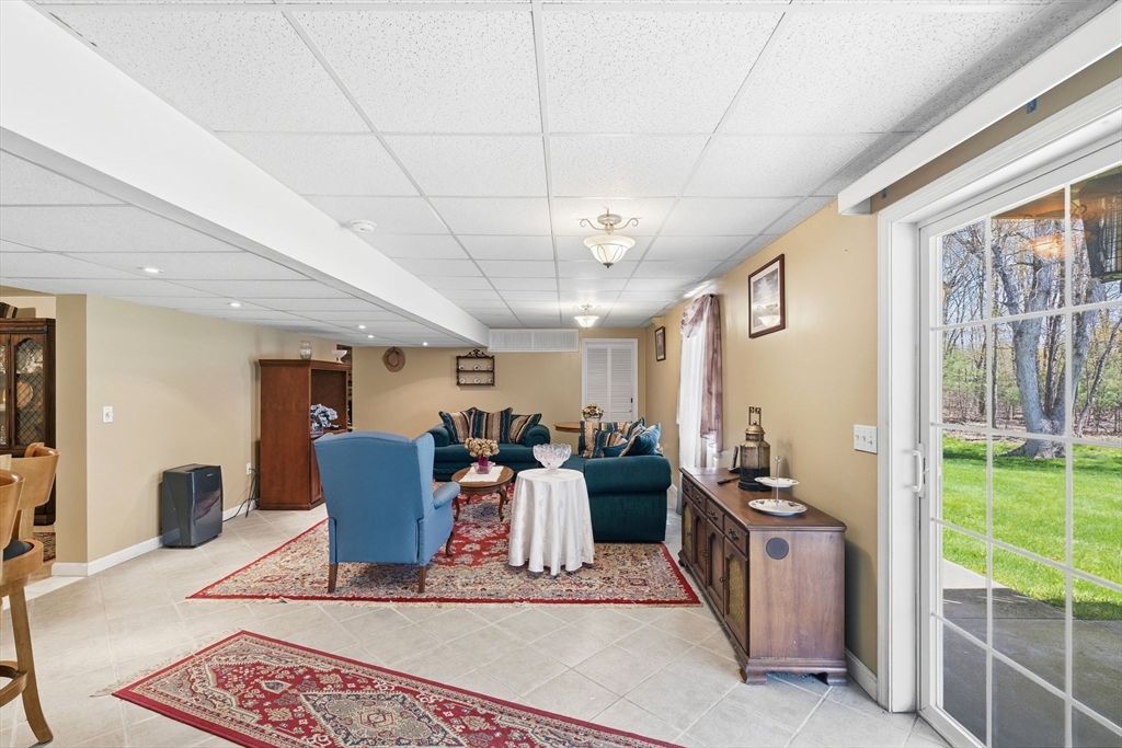 144 Burnside AVE, Seekonk, MA Photo #40