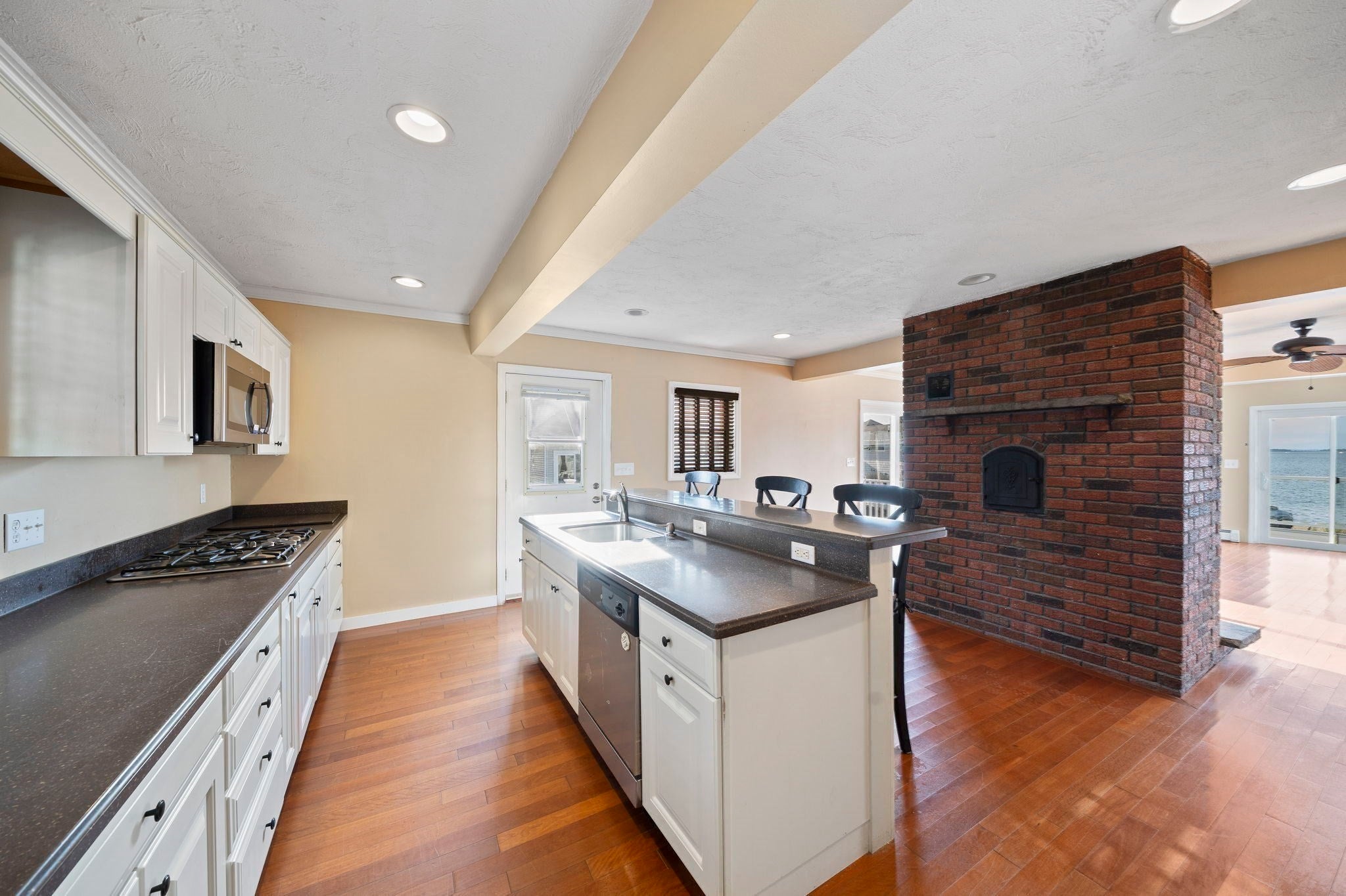 2 Caldwell St, Weymouth, MA, 2 Caldwell St, Weymouth, MA Photo #11