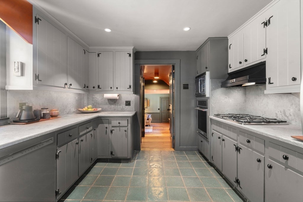 215 Washington Street, Sherborn, MA Photo #11