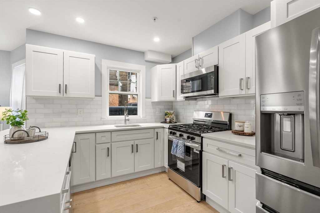 679 Columbia Road #1, Boston, MA Photo #4