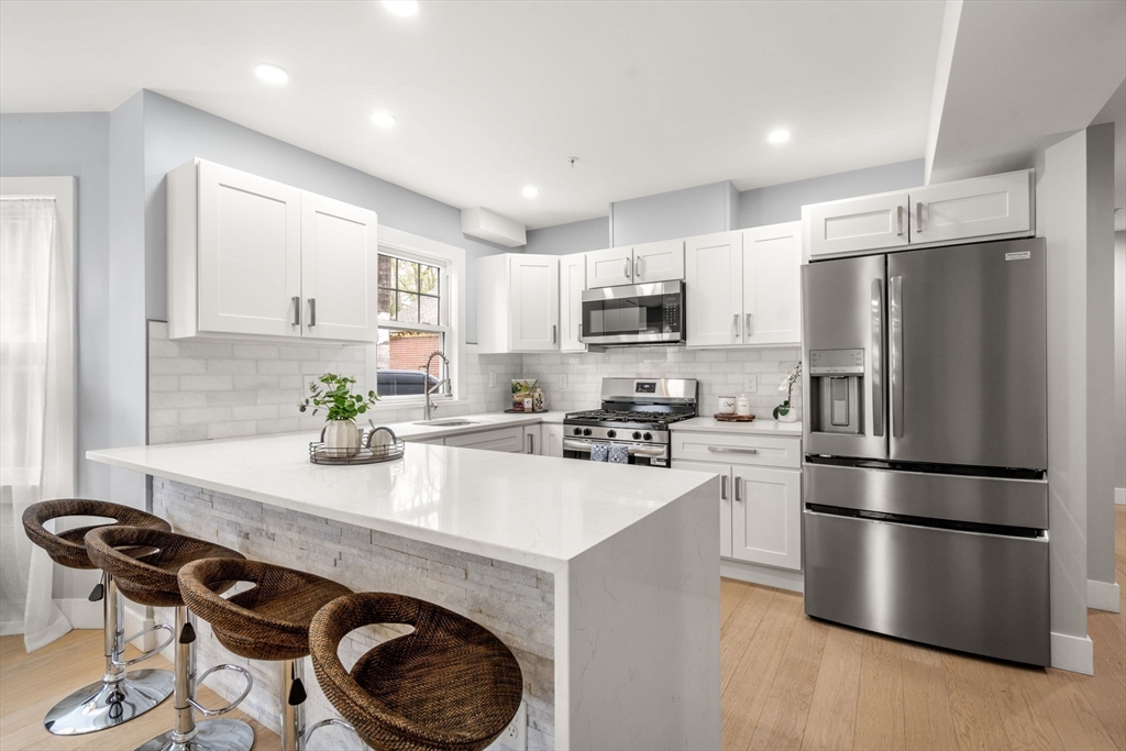 679 Columbia Road #1, Boston, MA Photo #2