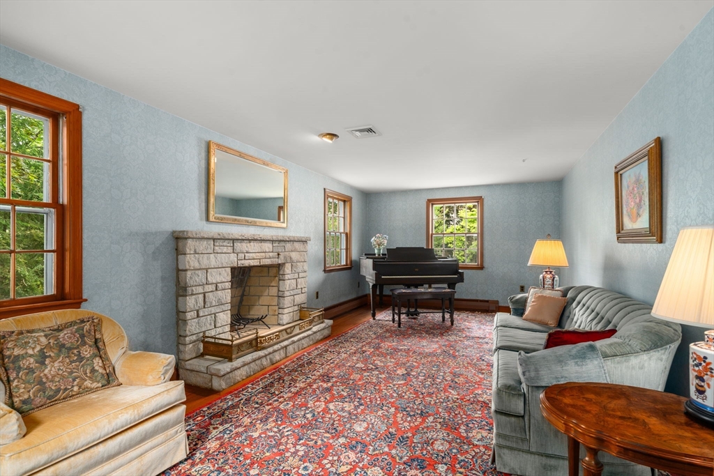 40 Cape Cod Ln