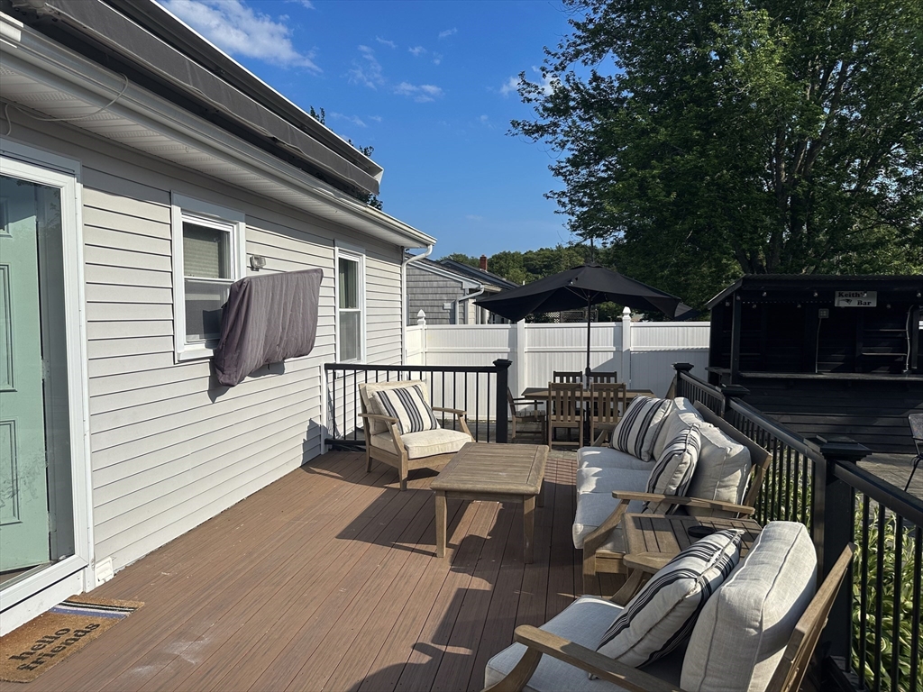 49 W Hill Rd