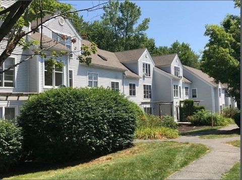 Photo of 34 Salem Pl #34, Amherst, MA 01002 (MLS # 73486333)